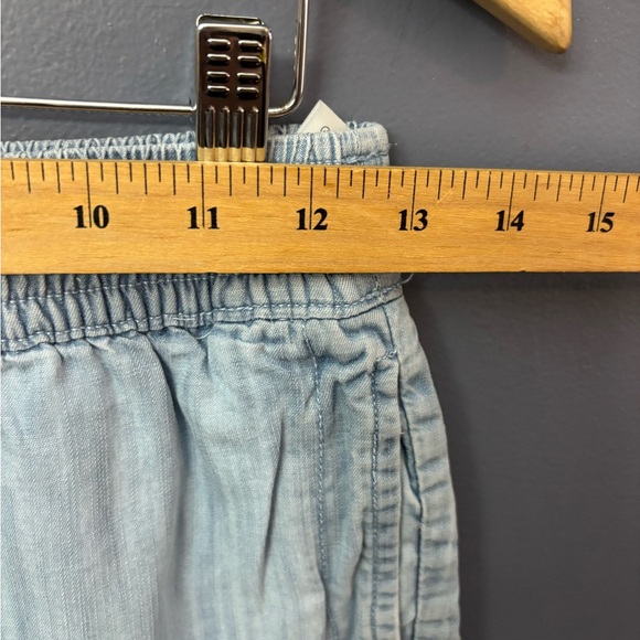TNA Light Blue Athletic Shorts Denim look 100% Lyocell ladies size Small Aritzia - Picture 6 of 9